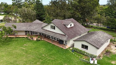 2 Coats Painting & Decorating