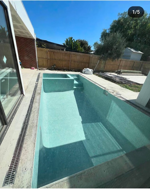 AK pool tiling photo 3