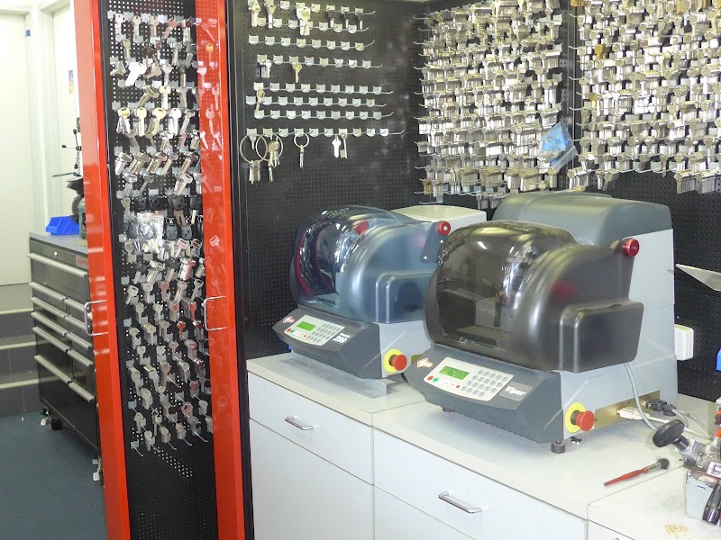 Apex Locksmiths work 3
