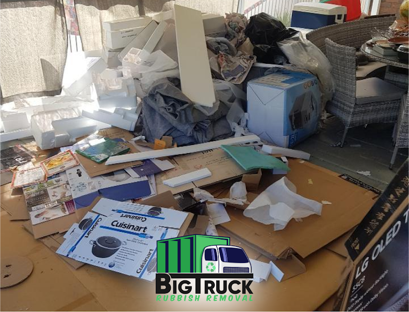 Big Truck Rubbish Removal work 3