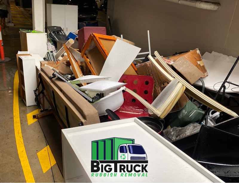 Big Truck Rubbish Removal work 4