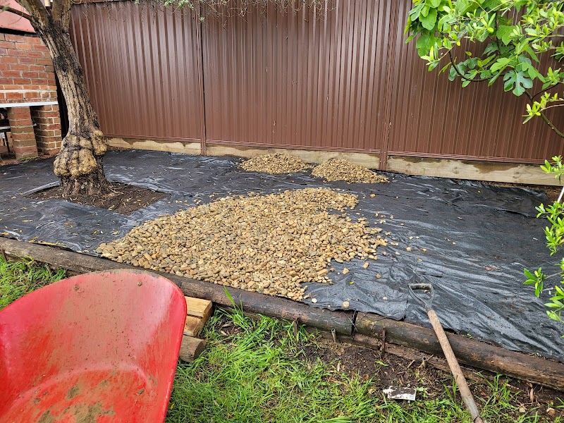 Blue Tongue Mowing & Garden Maintenance work 3