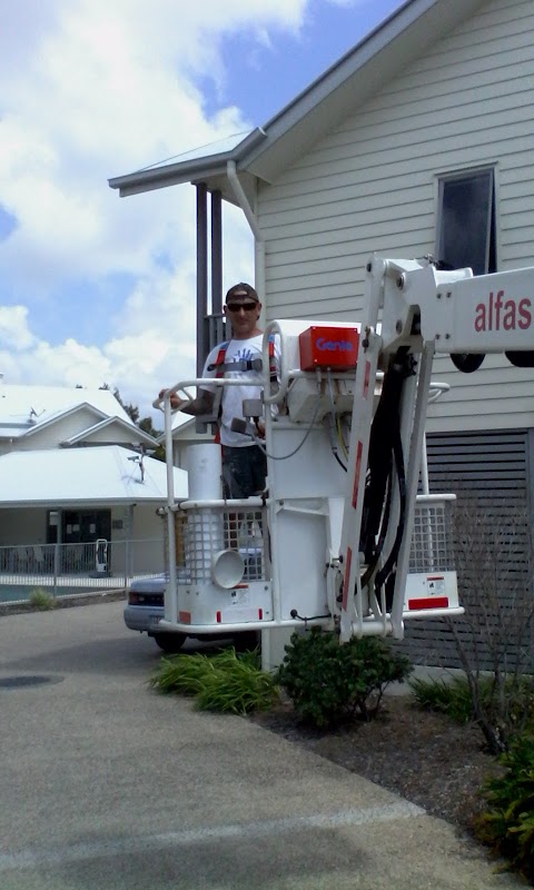 brian sciberras painting sunshine coast photo 1