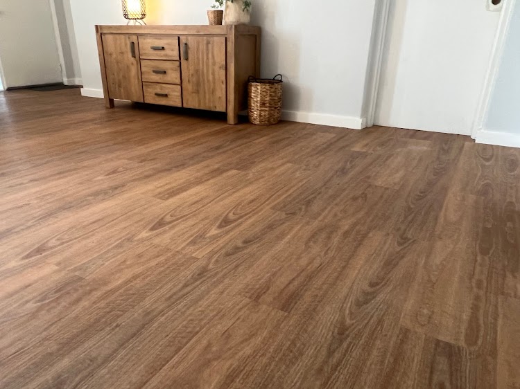 CYNIQUE Roofing & Flooring Services photo 1