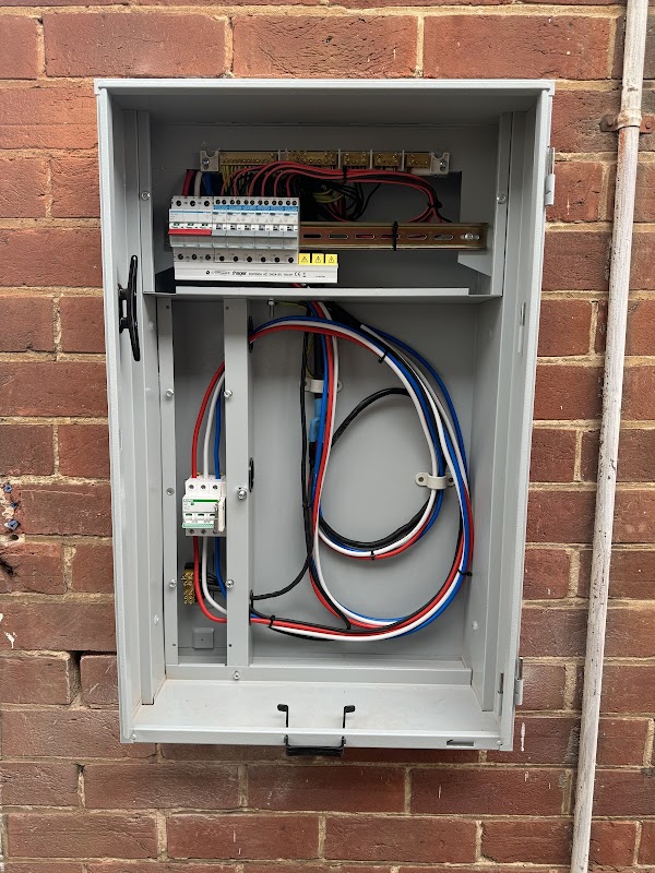 D ELEC Adelaide - Your Local Electrician work 1