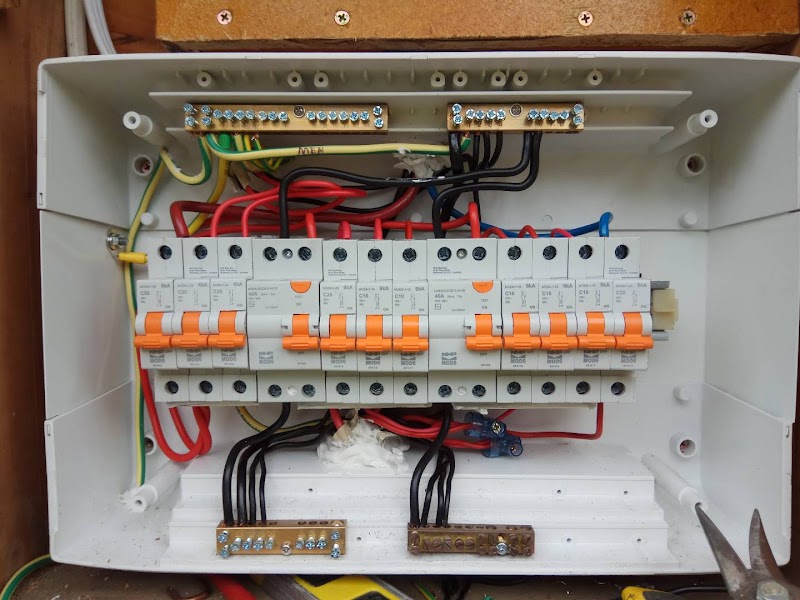 墨尔本电工 Electrician in Melbourne work 1