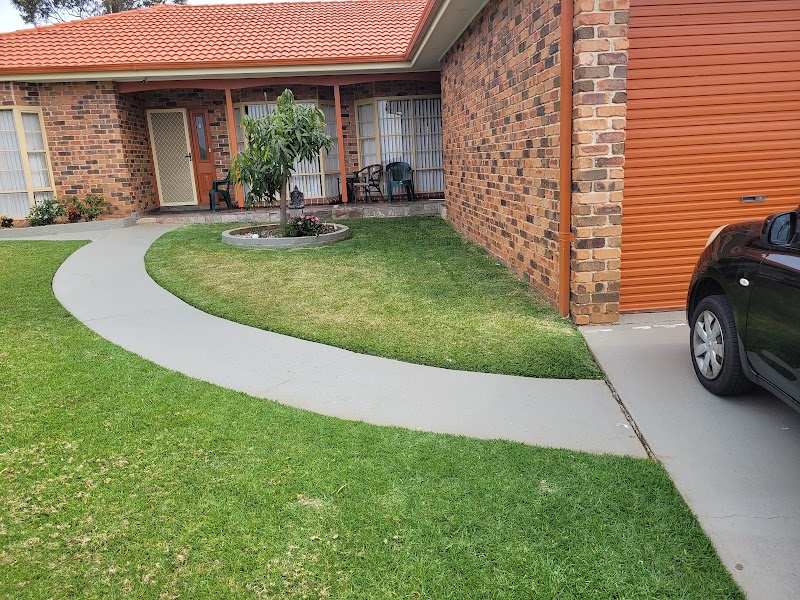 Eschol Park Lawn and Gardening Services photo 2