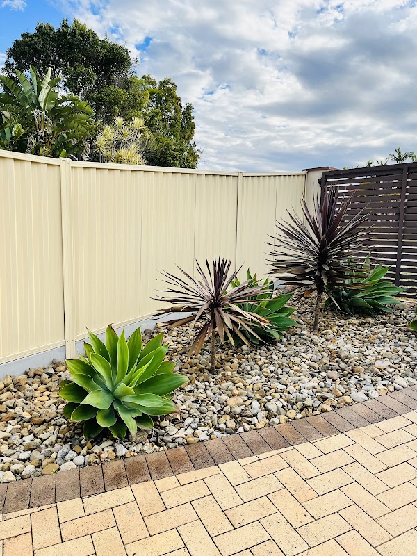FAMOUS FENCING work 2