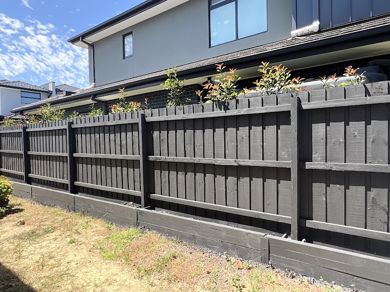 Fence Painter - Qualified House Painting VicPainter work 3