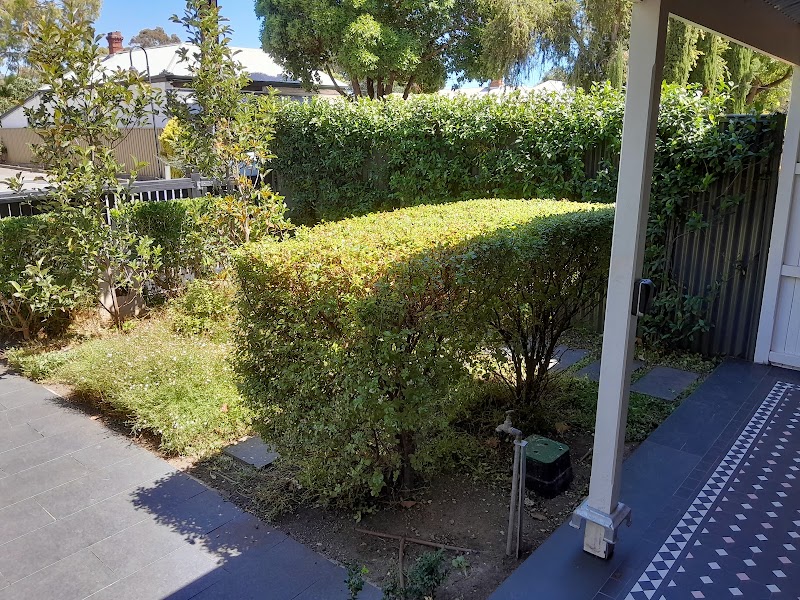 Gardenhand Adelaide photo 2