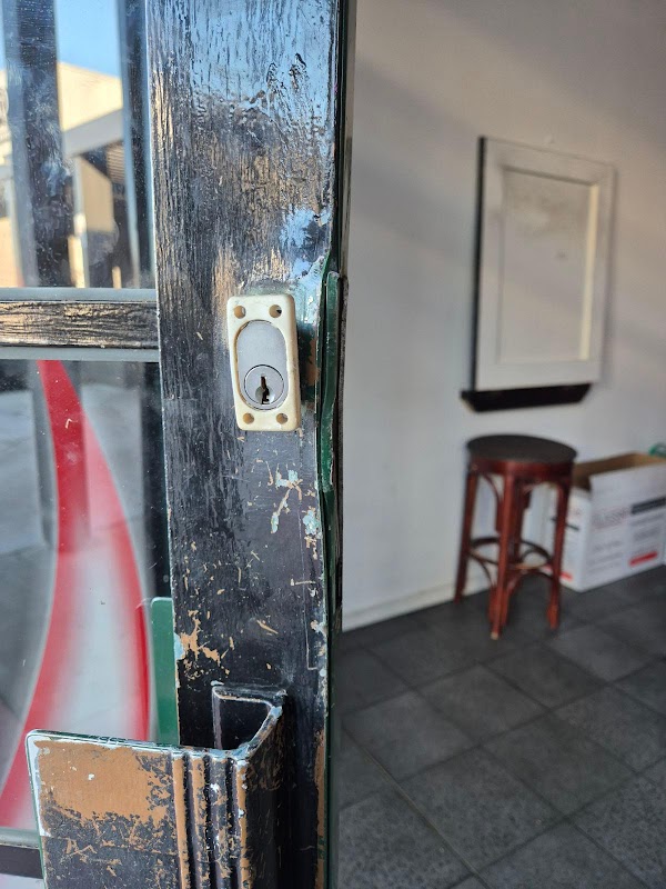 Hen Locksmith photo 1