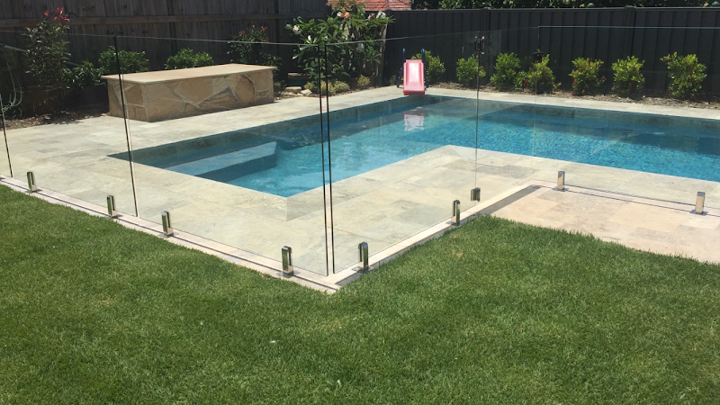 Hi-Liner Pool and Aluminium Fencing photo 1