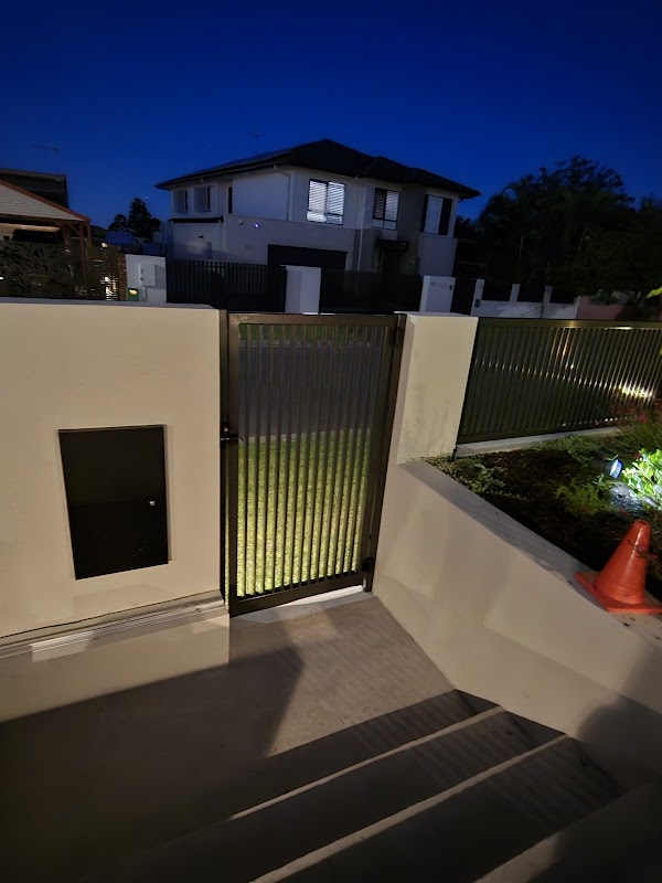 Hi-Liner Pool and Aluminium Fencing project 9