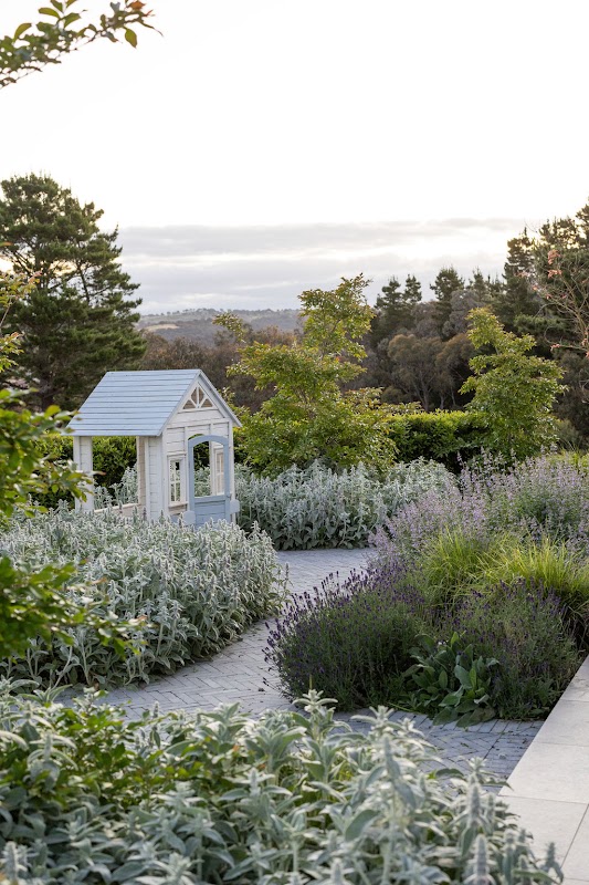 Manuka Gardens photo 2