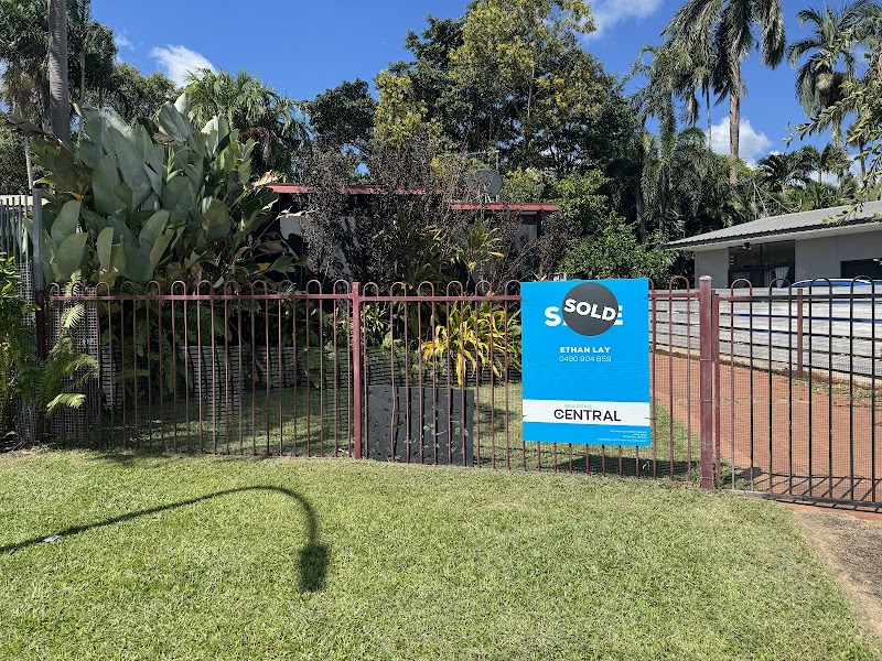 Mk lawns and all Palmerston-Lawn Mowing-Gardening-Tree Trimming-Fencing-Landscaping-Darwin work 2