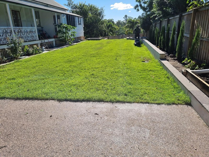 Nathon's Mowing Redbank Plains photo 1