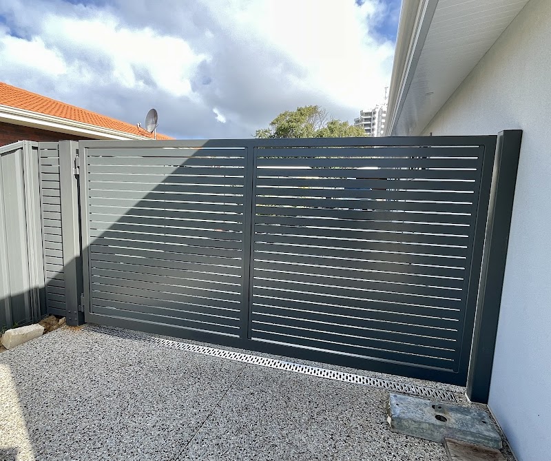 Peel Fencing photo 3