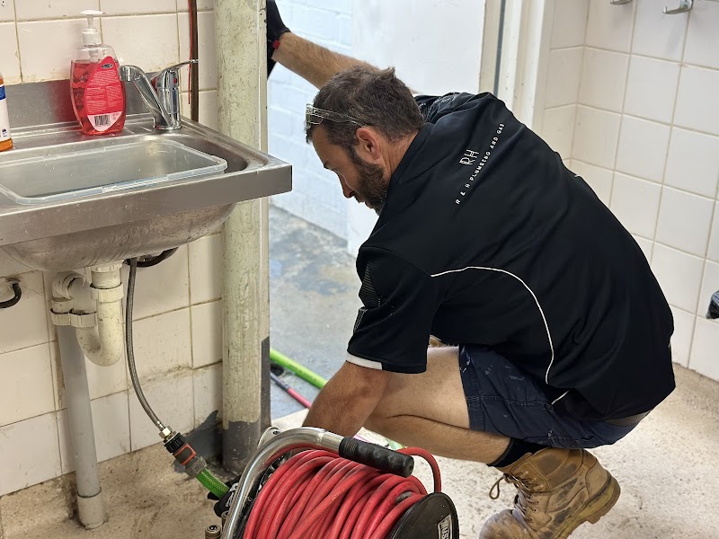 R & H Plumbing and Gas work 3