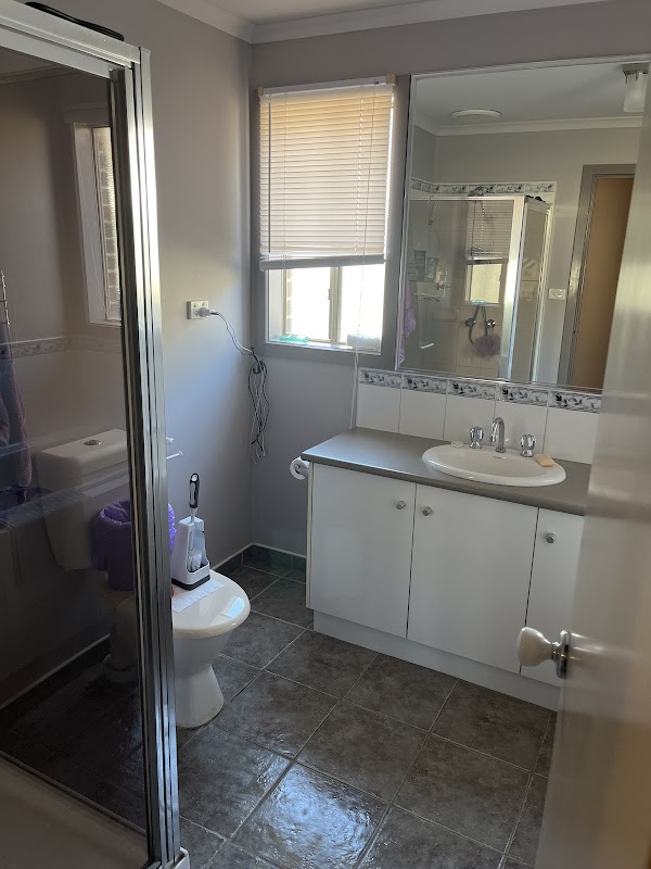 Simones Domestic and Commercial Cleaning work 3