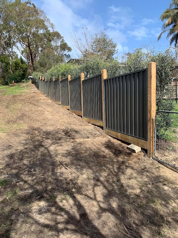 Tassie Fencing Co work 1