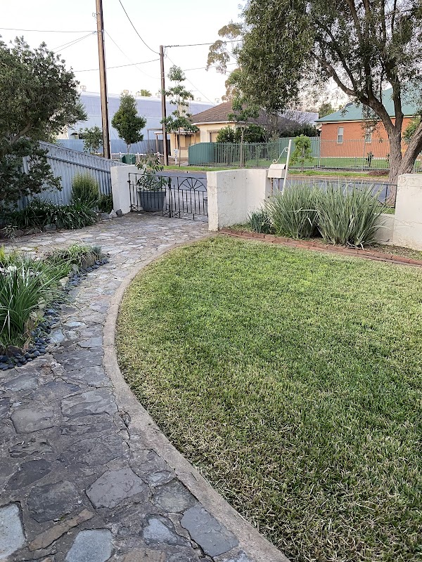 Urban Yard and Garden photo 1
