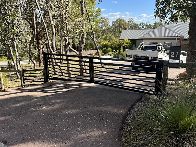 V-Construct Fencing photo 3