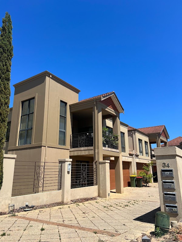 Yaz Painting photo 3