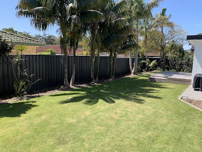 Fence Renew - Colorbond fence painting, fence repairs, gate repair and replacement. Aluminium window frame painting