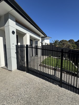 2NET Landscaping - Fencing, Decking, Retaining Walls, Paving, Lawn, Smart Irrigation project 6