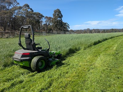 Acreage Lawns and Maintenance photo 2