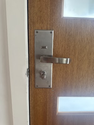 AWARD LOCKSMITHS ALTONA project 6