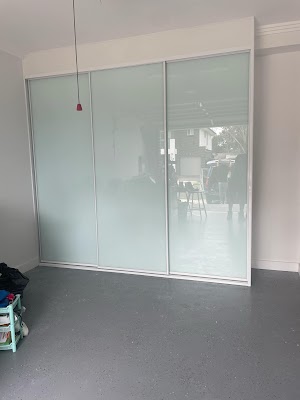 Budget Wardrobe photo 3