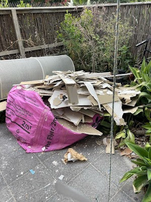 Cheap and Clean Rubbish Removals work 1