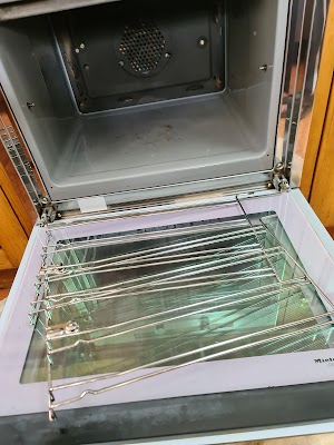 Cleaning Services Adelaide - Commercial Cleaning| Oven Cleaning| BBQ Cleaning| Tile and Grout Cleaning| Pressure Cleaning work 4