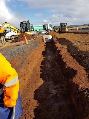 CONNOR EARTHMOVING ORANGE work 3