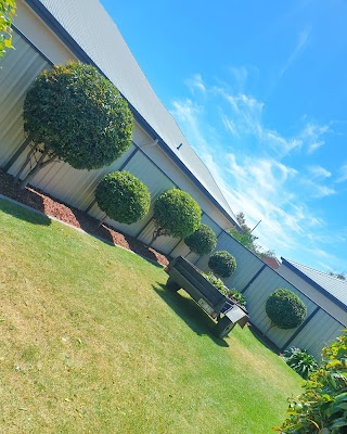 Cut N Polish - lawn & property services photo 3