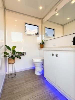 D'Luxe Restroom Trailers photo 3