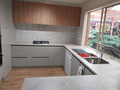 Eaglewood Kitchen Bathroom & Outdoor photo 2