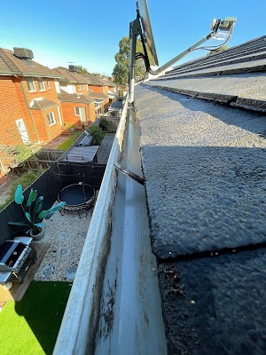 Grayson's Gutter Cleaning project 6