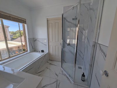 Inch High Handy Guy photo 1