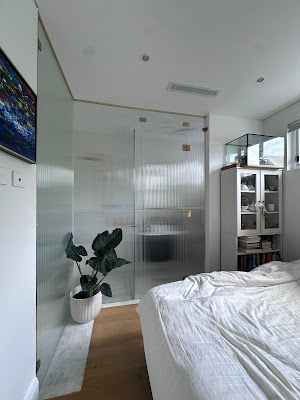 KWIK GLASS MORTDALE SHOWROOM photo 2