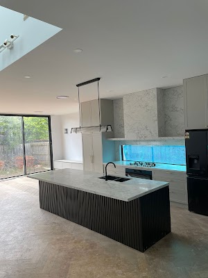 LE Stonemasons photo 3