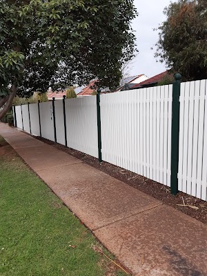 SEAVIEW FENCING & RETAINING work 2