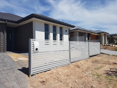 SEAVIEW FENCING & RETAINING project 5