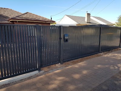 SEAVIEW FENCING & RETAINING project 6