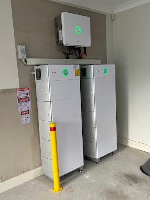 Solar Battery Outlet photo 3