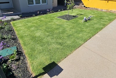 Sunset lawns and landscapes - Lawn mowing Port Noarlunga South work 2
