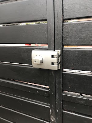 Universal Locksmiths project 4