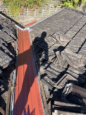 Nad's roofing and gutters